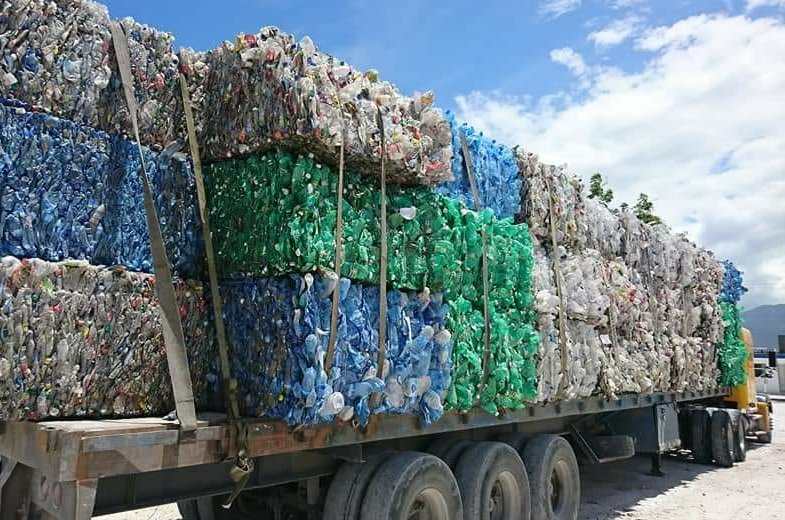 Les autorités dominicaines renvoient un camion de déchets en Haïti post thumbnail image