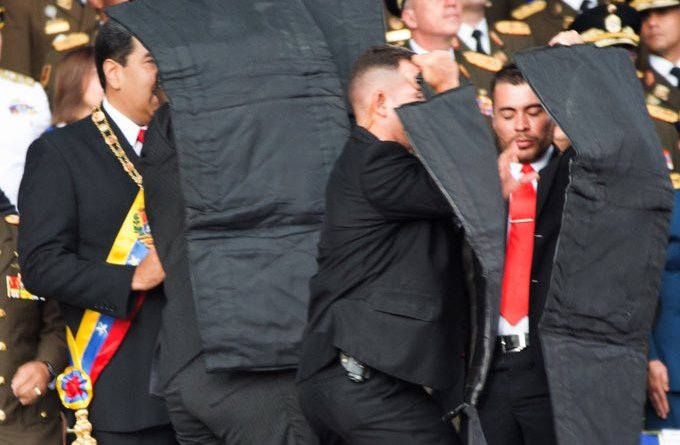 Caracas confirme une tentative visant à assassiner Nicolas Maduro, samedi après-midi post thumbnail image