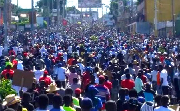 Petrocaribe: La classe politique et la société civile saluent le soulèvement populaire post thumbnail image