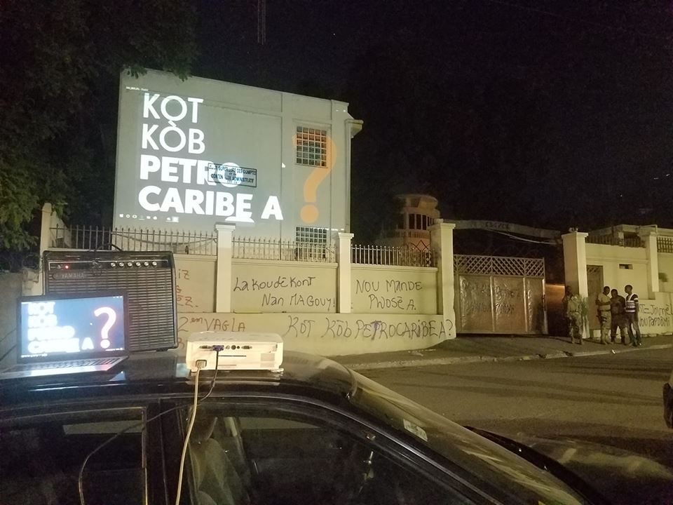 Haïti: début de 3 jours de Petro-camping devant la Cour des comptes post thumbnail image