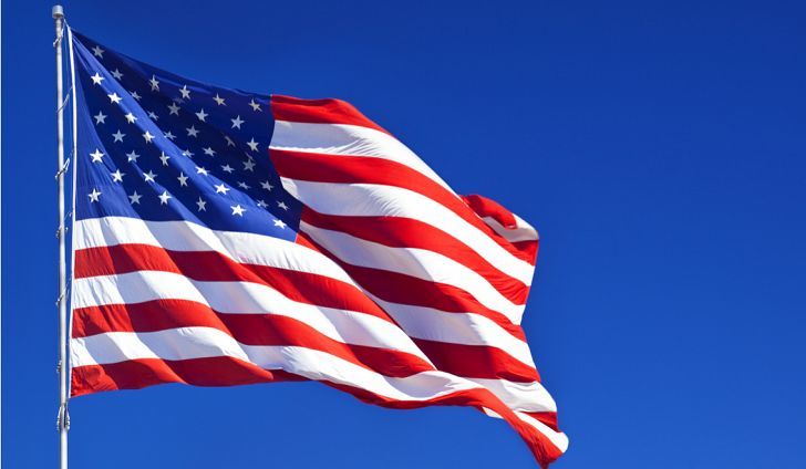 Floride – US flag : un garçon de 11 ans arrêté par la police pour refus de « prêter serment d’allégeance » post thumbnail image