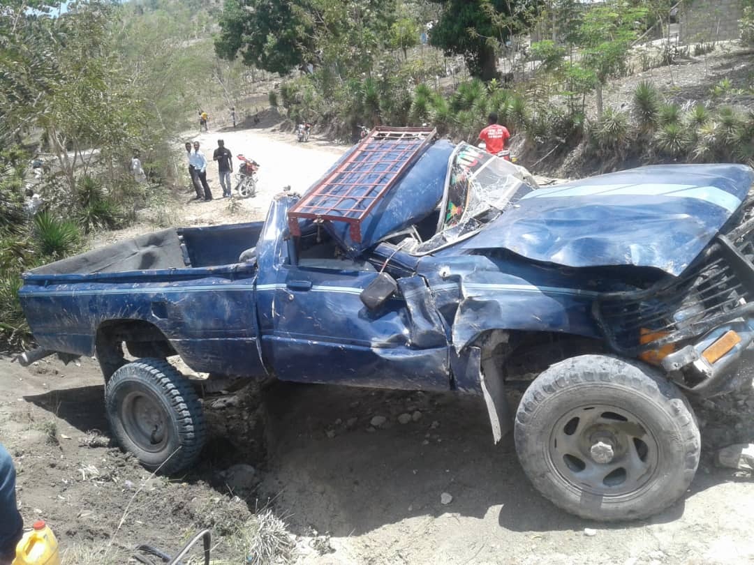 Cinq morts et huit blessés dans un accident de la route à Bassin Bleu post thumbnail image