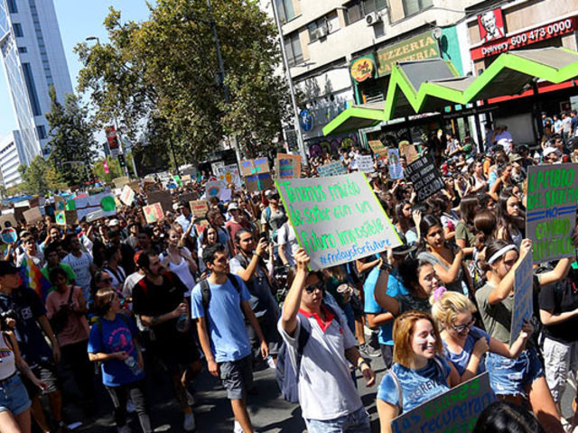 Chili : environ 15.000 personnes dans les rues pour la marche pour le changement climatique post thumbnail image