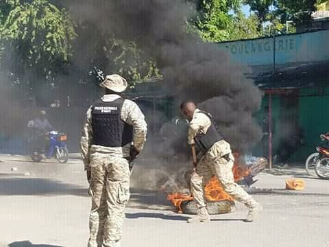 3ème Journée de paralysie des activités à Port-au-Prince; le carburant se fait encore attendre post thumbnail image