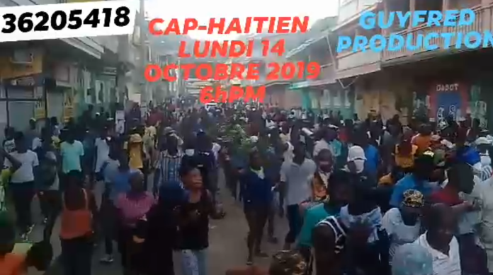 Les Capois dans les rues lundi soir pour manifester contre Jovenel Moise cloué au Palais National post thumbnail image