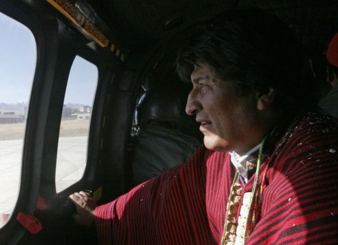 Bolivie : un hélicoptère transportant le Président Evo Morales se pose en urgence post thumbnail image