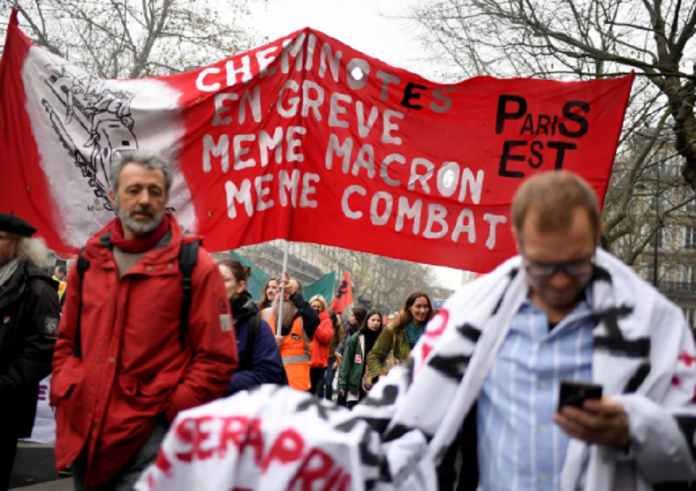 France : des syndicalistes appellent à la poursuite de la grève pour le jour de l’an post thumbnail image