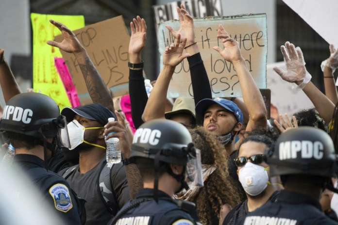 La police américaine est-elle raciste ? Les démocrates veulent agir post thumbnail image