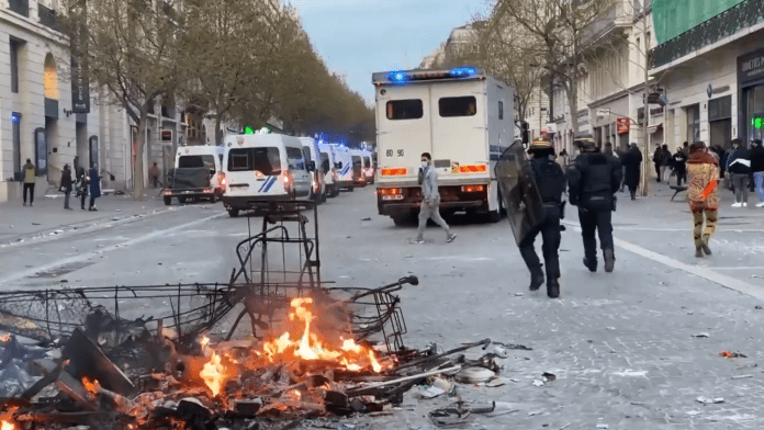 France|Carnaval de Marseille interdit : affrontements entre policiers et festivaliers dimanche soir post thumbnail image