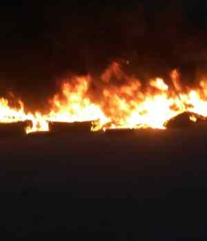 Port-au-Prince : barricades de pneus enflammés à Nazon post thumbnail image