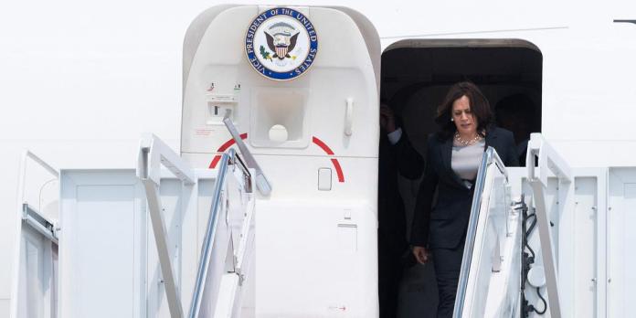 Air Force Two|Problème technique : l’avion de Kamala Harris forcé de faire demi-tour post thumbnail image