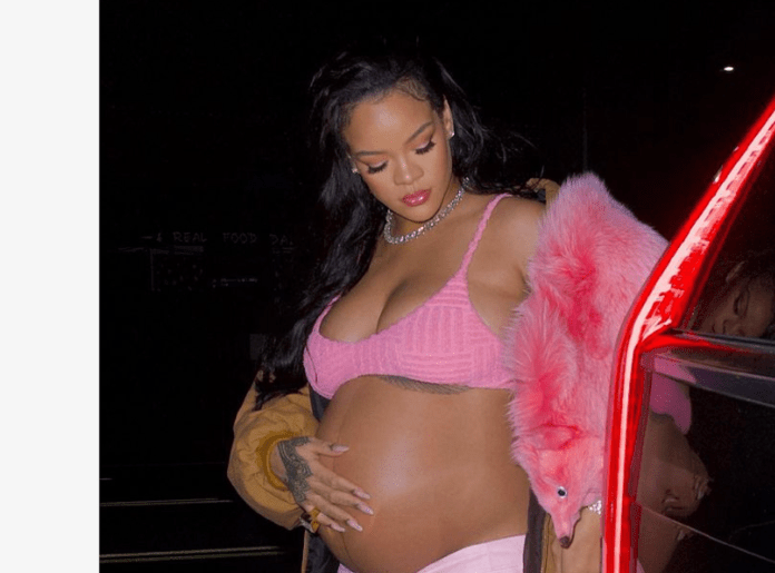 Rihanna est maman. La chanteuse a accouché d’un garçon post thumbnail image