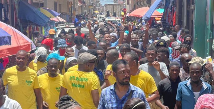 Cap-Haïtien : des centaines de citoyens dans les rues contre Ariel Henry post thumbnail image